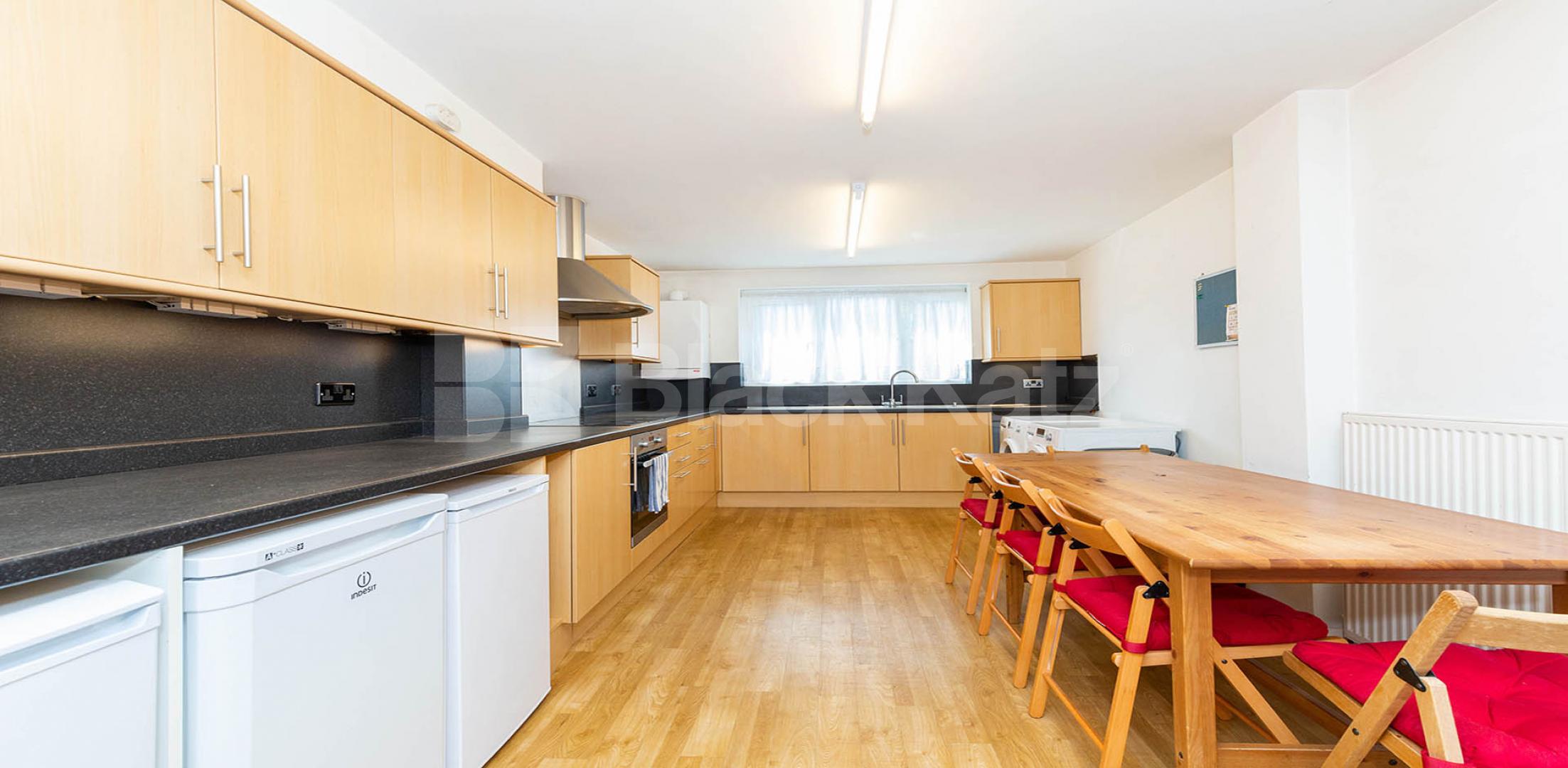 			6 Bedroom, 3 bath, 2 reception House			 Duckett Road, HARRINGAY - HORNSEY